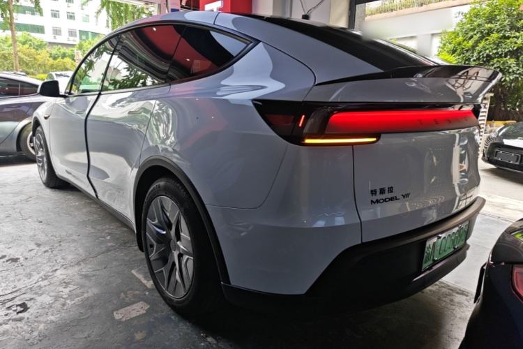 Used Tesla Model Y L 2025 Model Long-Range All-Wheel-Drive Version Rear Left 45 Deg