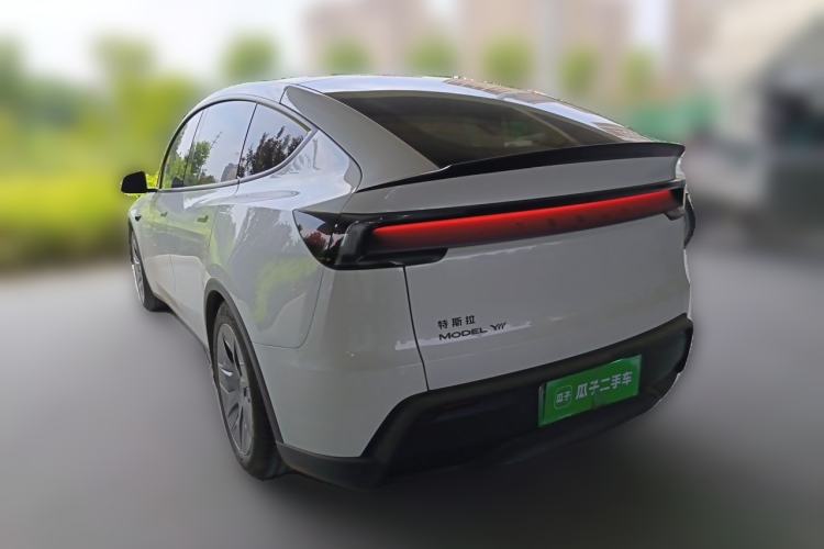 Used Tesla Model Y L 2025 Model Long-Range All-Wheel-Drive Version Rear Left 45 Deg