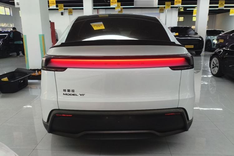Used Tesla Model Y L 2025 Model Long-Range All-Wheel-Drive Version Rear