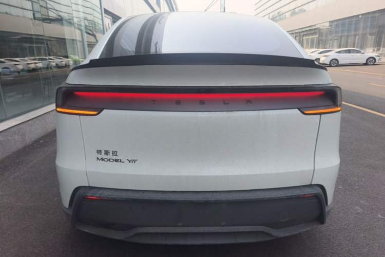Used Tesla Model Y L 2025 Model Long-Range All-Wheel-Drive Version Rear