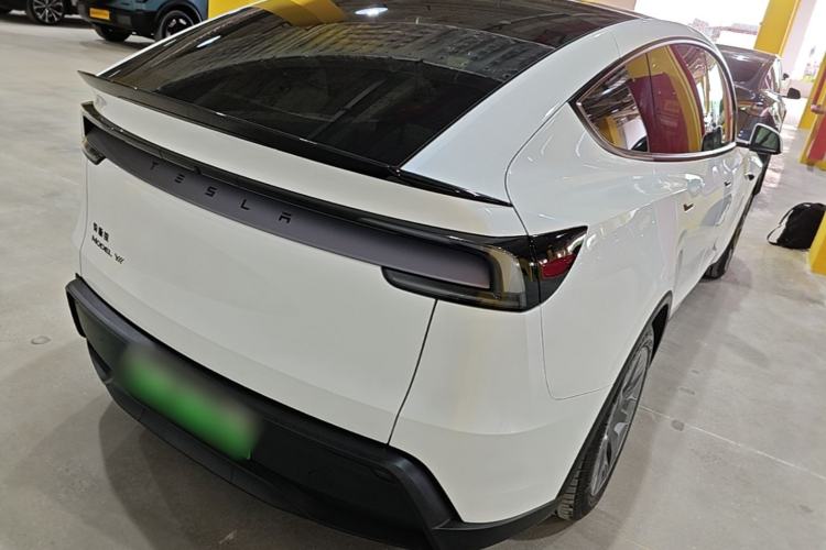 Used Tesla Model Y L 2025 Model Long-Range All-Wheel-Drive Version Rear Right 45 Deg
