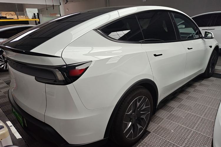 Used Tesla Model Y L 2025 Model Long-Range All-Wheel-Drive Version Rear Right 45 Deg