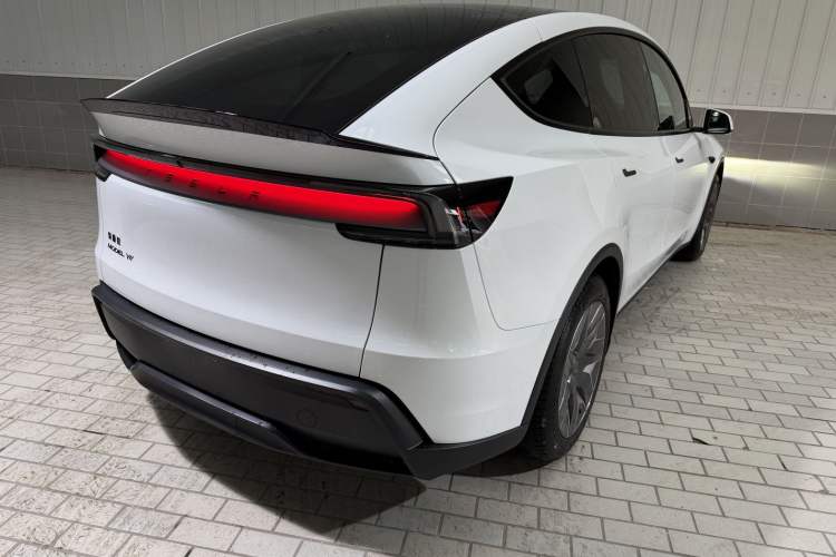 Used Tesla Model Y L 2025 Model Long-Range All-Wheel-Drive Version Rear Right 45 Deg