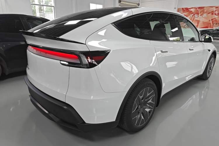Used Tesla Model Y L 2025 Model Long-Range All-Wheel-Drive Version Rear Right 45 Deg