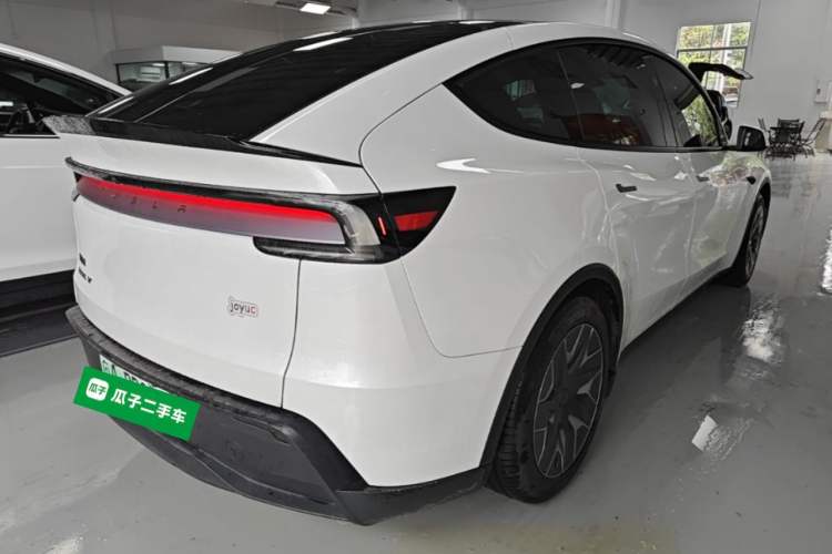 Used Tesla Model Y L 2025 Model Long-Range All-Wheel-Drive Version Rear Right 45 Deg