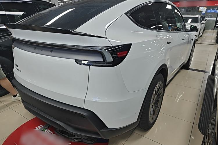 Used Tesla Model Y L 2025 Model Long-Range All-Wheel-Drive Version Rear Right 45 Deg