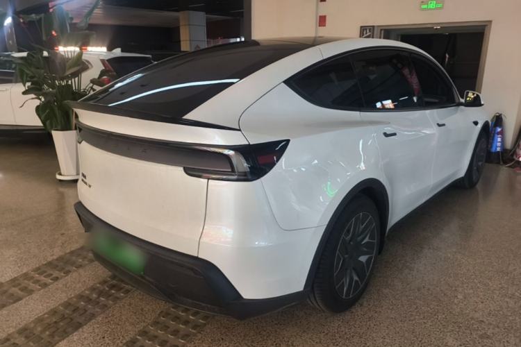 Used Tesla Model Y L 2025 Model Long-Range All-Wheel-Drive Version Rear Right 45 Deg