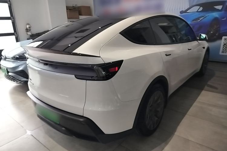 Used Tesla Model Y L 2025 Model Long-Range All-Wheel-Drive Version Rear Right 45 Deg