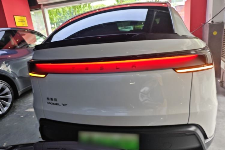 Used Tesla Model Y L 2025 Model Long-Range All-Wheel-Drive Version Rear