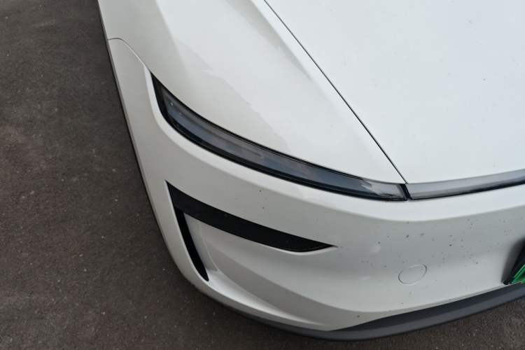 Used Tesla Model Y L 2025 Model Long-Range All-Wheel-Drive Version Right Front Headlight