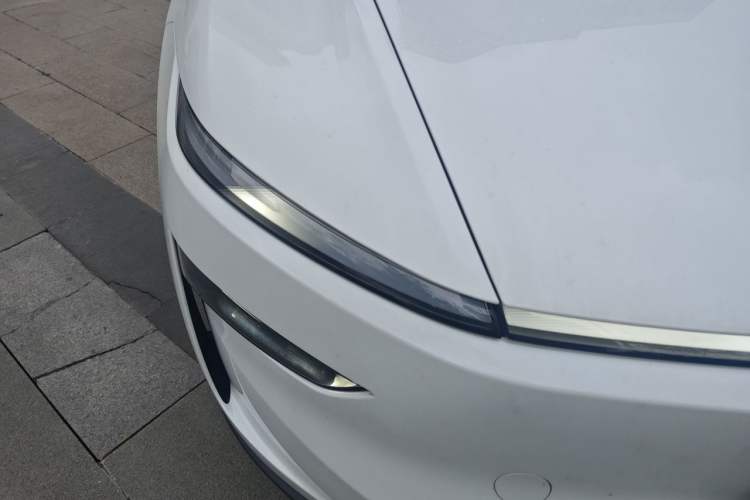 Used Tesla Model Y L 2025 Model Long-Range All-Wheel-Drive Version Right Front Headlight