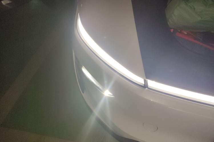 Used Tesla Model Y L 2025 Model Long-Range All-Wheel-Drive Version Right Front Headlight