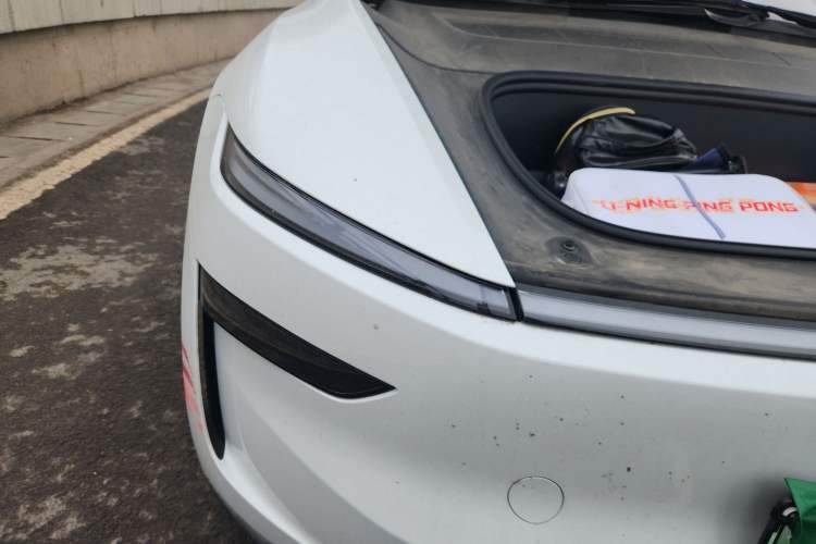 Used Tesla Model Y L 2025 Model Long-Range All-Wheel-Drive Version
