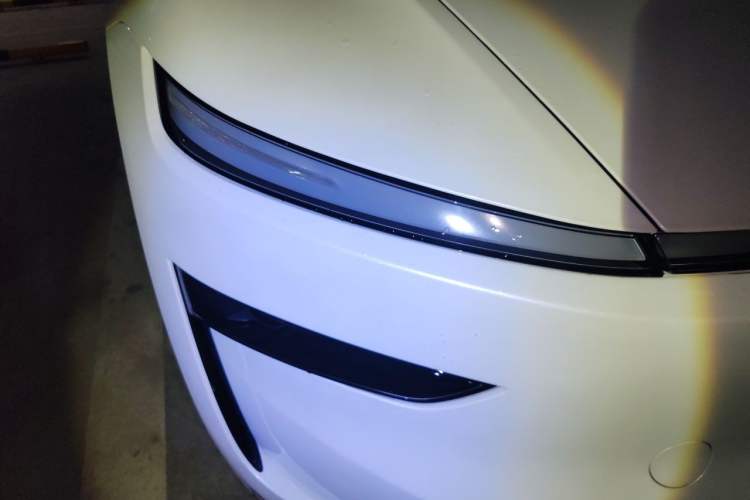 Used Tesla Model Y L 2025 Model Long-Range All-Wheel-Drive Version Right Front Headlight