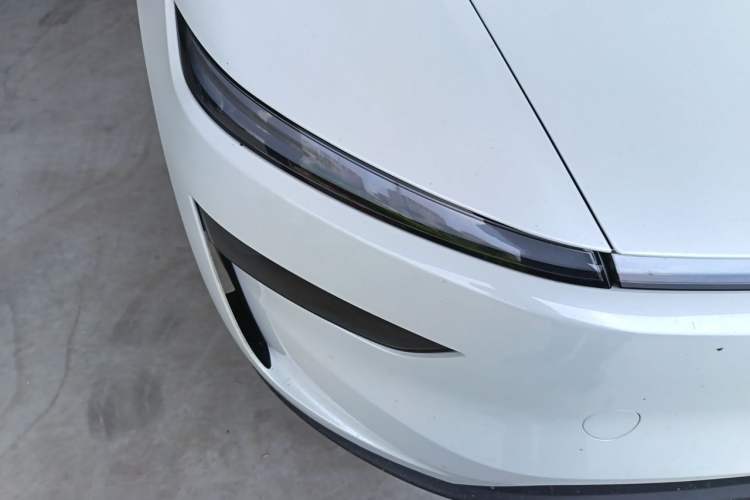 Used Tesla Model Y L 2025 Model Long-Range All-Wheel-Drive Version Right Front Headlight