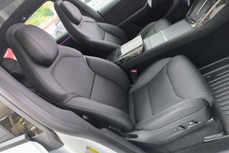 Used Tesla Model Y L 2025 Model Long-Range All-Wheel-Drive Version Right Front Seat