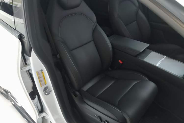 Used Tesla Model Y L 2025 Model Long-Range All-Wheel-Drive Version Right Front Seat