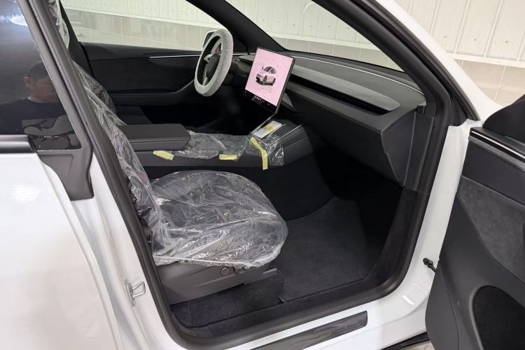 Used Tesla Model Y L 2025 Model Long-Range All-Wheel-Drive Version Right Front Seat