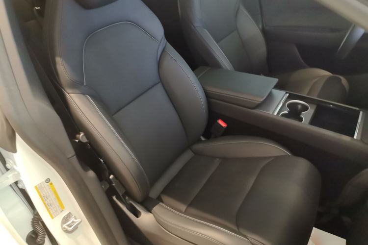 Used Tesla Model Y L 2025 Model Long-Range All-Wheel-Drive Version Right Front Seat