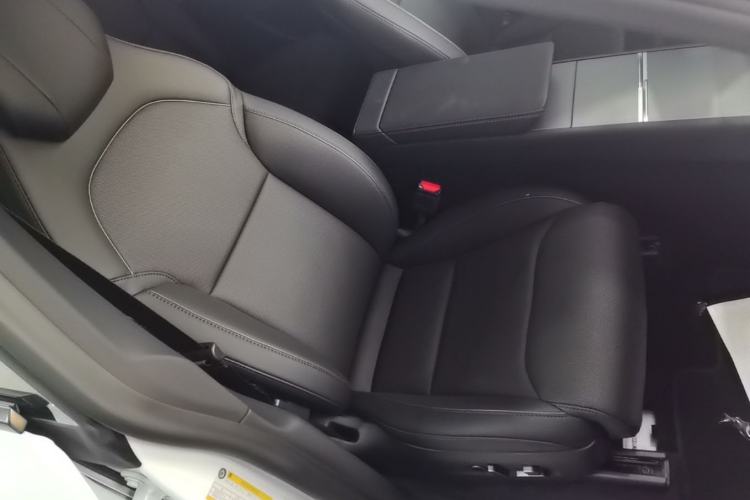 Used Tesla Model Y L 2025 Model Long-Range All-Wheel-Drive Version Right Front Seat