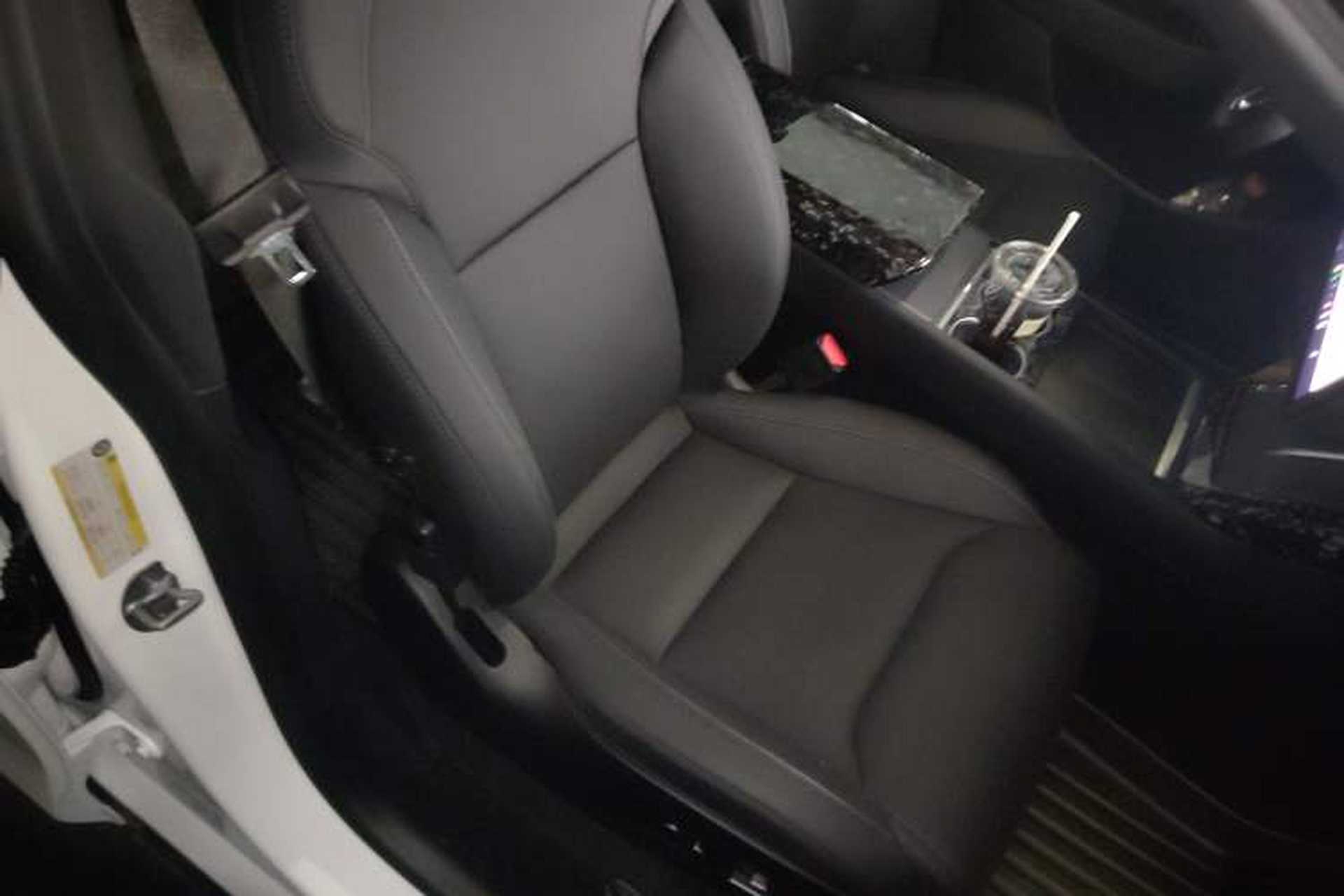 Used Tesla Model Y L 2025 Model Long-Range All-Wheel-Drive Version Right Front Seat