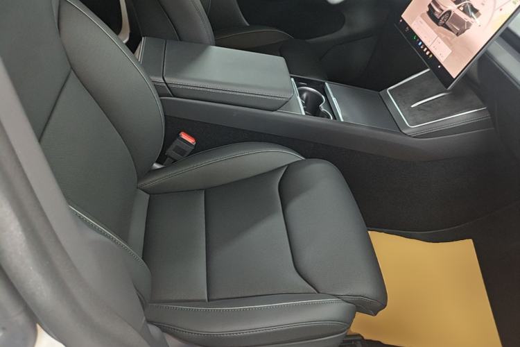 Used Tesla Model Y L 2025 Model Long-Range All-Wheel-Drive Version Right Front Seat