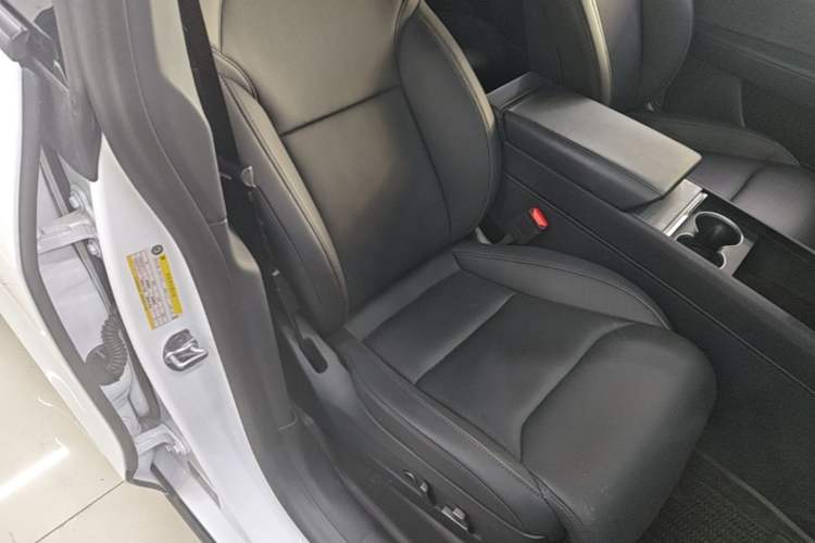 Used Tesla Model Y L 2025 Model Long-Range All-Wheel-Drive Version Right Front Seat