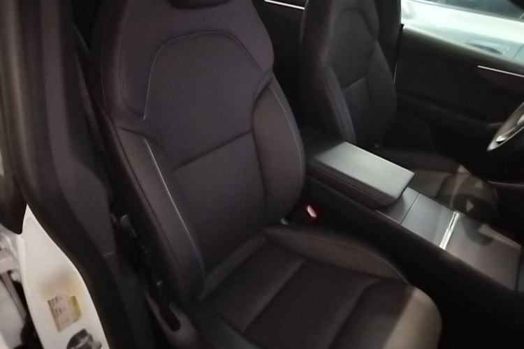 Used Tesla Model Y L 2025 Model Long-Range All-Wheel-Drive Version Right Front Seat