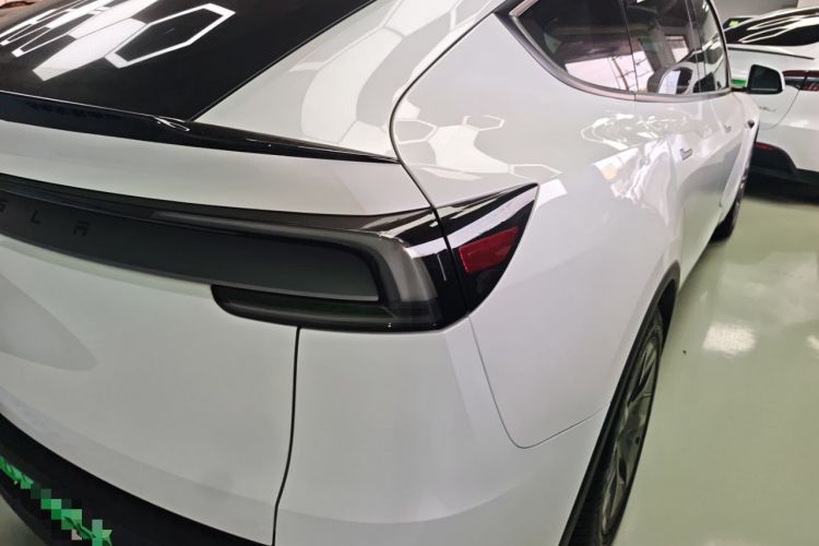 Used Tesla Model Y L 2025 Model Long-Range All-Wheel-Drive Version Right Rear Taillight