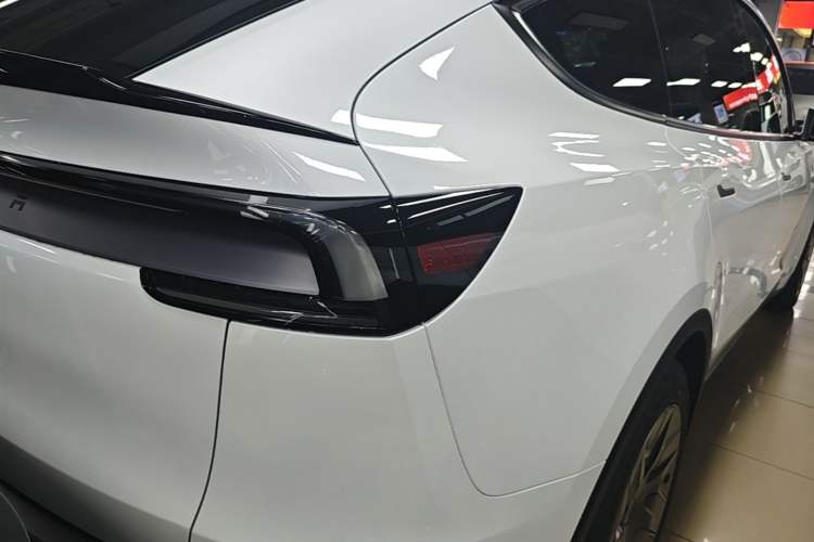 Used Tesla Model Y L 2025 Model Long-Range All-Wheel-Drive Version Right Rear Taillight