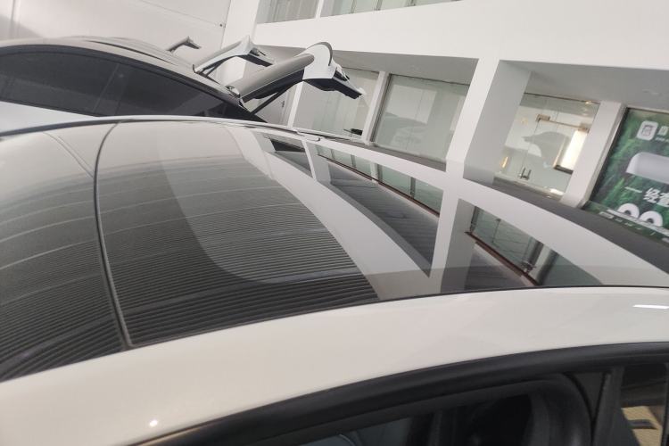 Used Tesla Model Y L 2025 Model Long-Range All-Wheel-Drive Version Roof