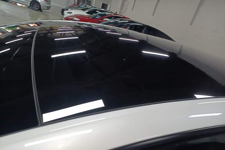 Used Tesla Model Y L 2025 Model Long-Range All-Wheel-Drive Version Roof