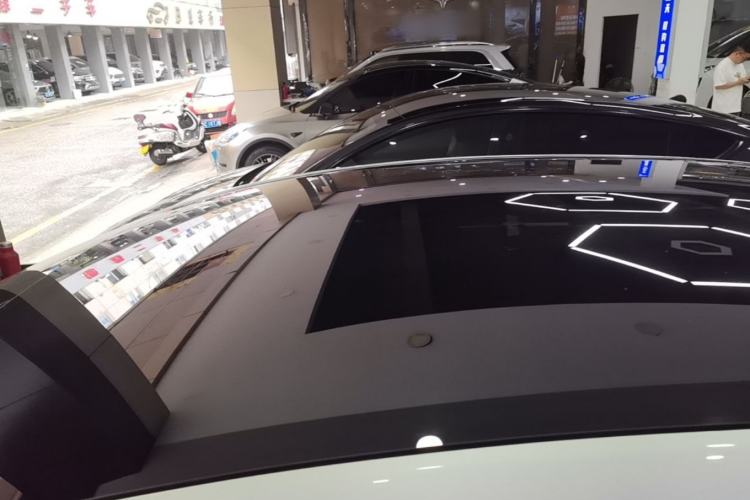 Used Tesla Model Y L 2025 Model Long-Range All-Wheel-Drive Version Roof