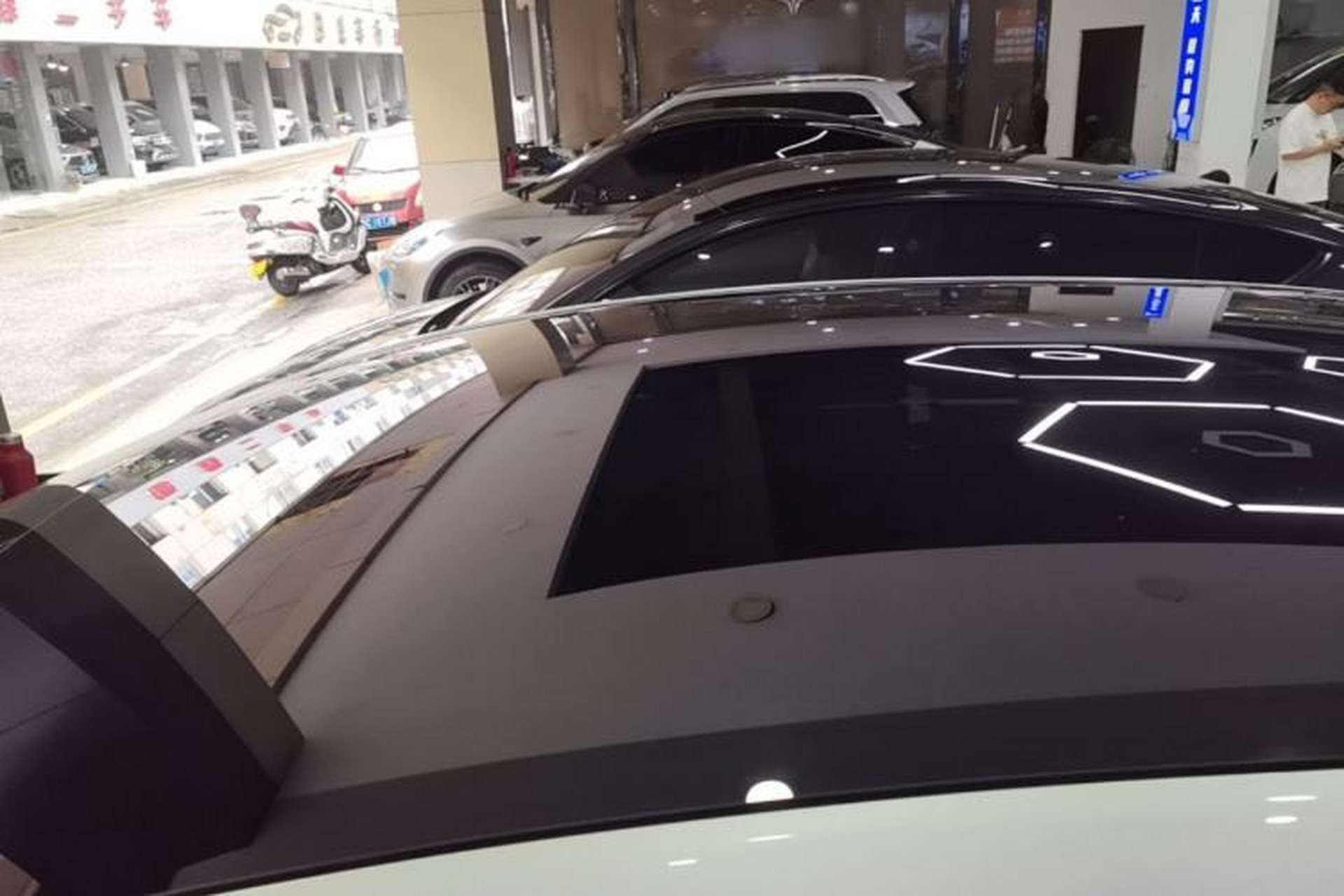 Used Tesla Model Y L 2025 Model Long-Range All-Wheel-Drive Version Roof