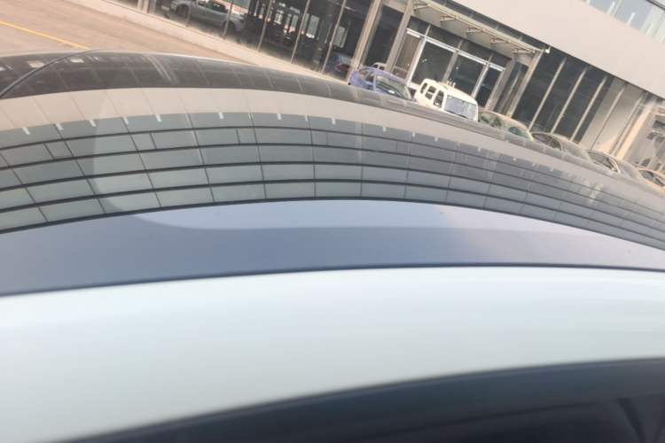Used Tesla Model Y L 2025 Model Long-Range All-Wheel-Drive Version Roof
