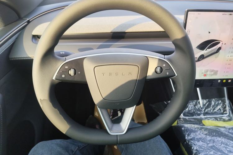 Used Tesla Model Y L 2025 Model Long-Range All-Wheel-Drive Version Steering Wheel