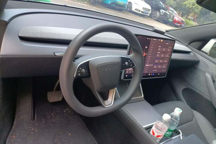 Used Tesla Model Y L 2025 Model Long-Range All-Wheel-Drive Version Steering Wheel