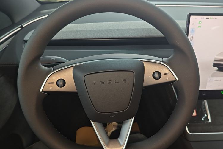 Used Tesla Model Y L 2025 Model Long-Range All-Wheel-Drive Version Steering Wheel