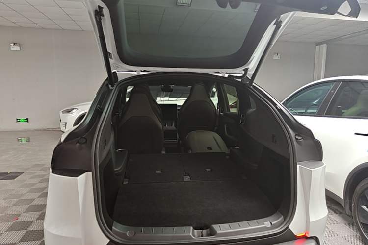 Used Tesla Model Y L 2025 Model Long-Range All-Wheel-Drive Version Trunk