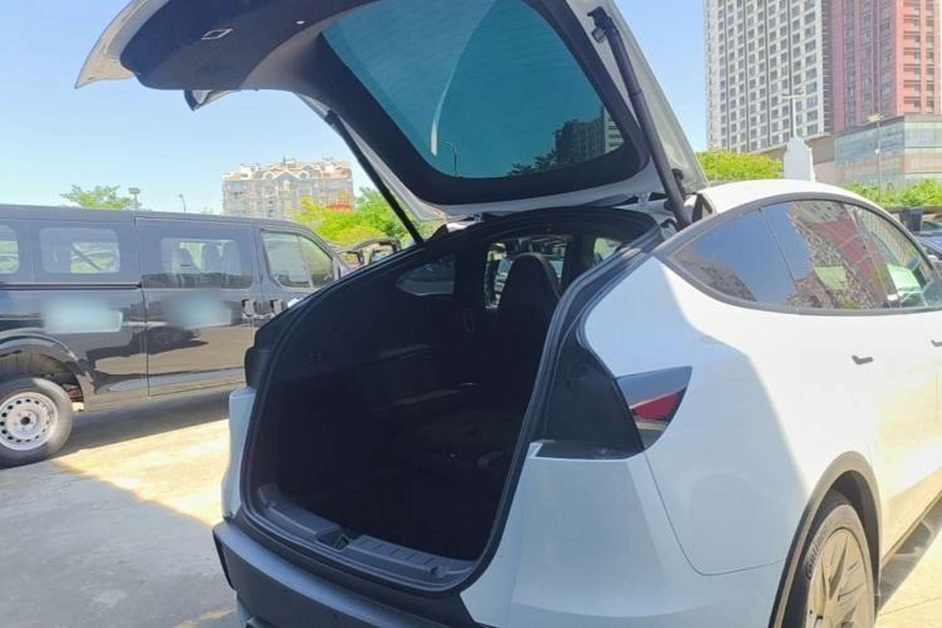 Used Tesla Model Y L 2025 Model Long-Range All-Wheel-Drive Version Trunk