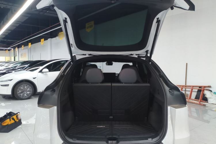 Used Tesla Model Y L 2025 Model Long-Range All-Wheel-Drive Version Trunk