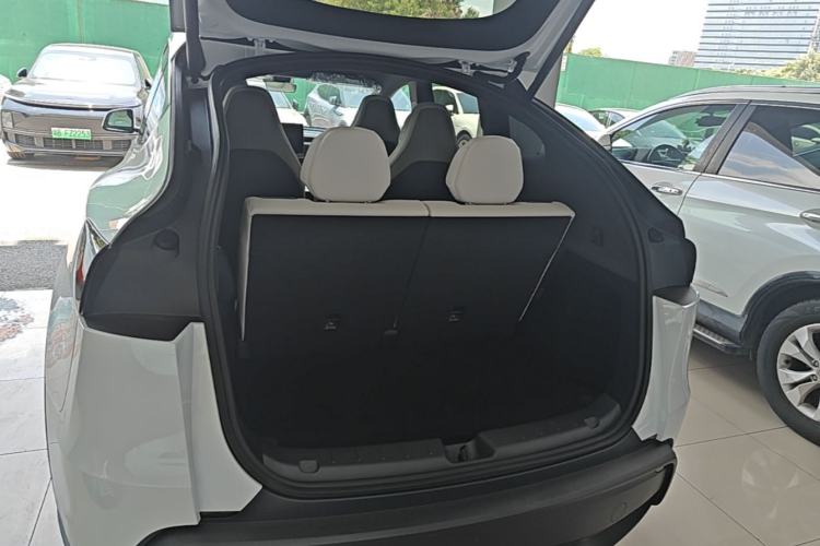 Used Tesla Model Y L 2025 Model Long-Range All-Wheel-Drive Version Trunk