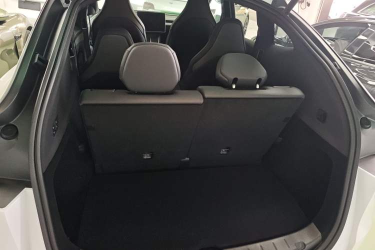 Used Tesla Model Y L 2025 Model Long-Range All-Wheel-Drive Version Trunk