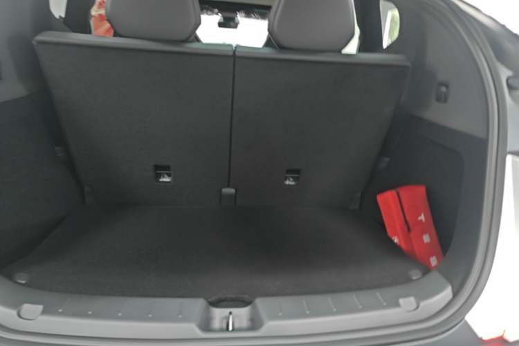 Used Tesla Model Y L 2025 Model Long-Range All-Wheel-Drive Version Trunk