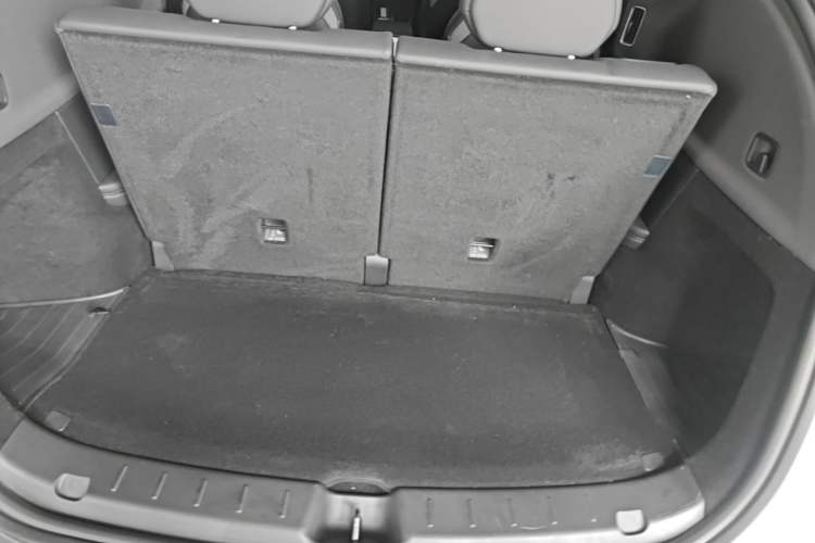 Used Tesla Model Y L 2025 Model Long-Range All-Wheel-Drive Version Trunk