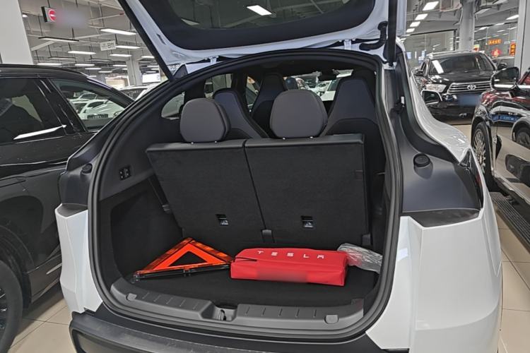 Used Tesla Model Y L 2025 Model Long-Range All-Wheel-Drive Version Trunk