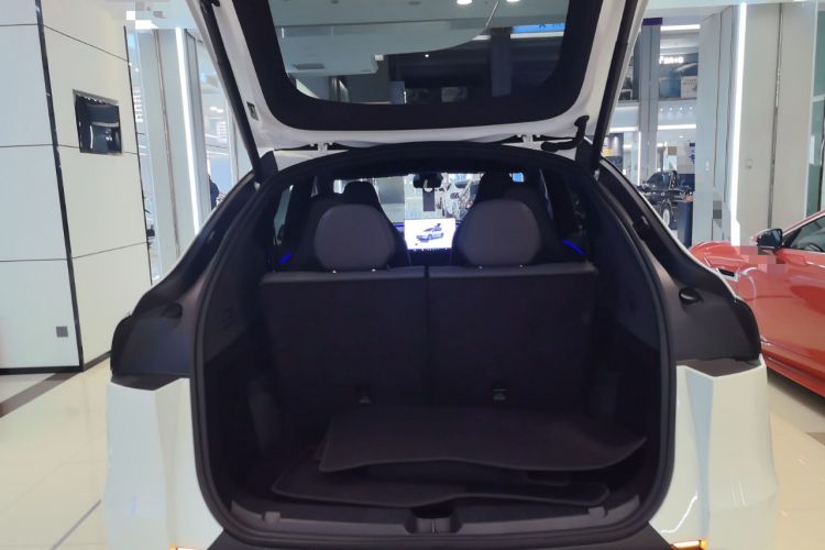 Used Tesla Model Y L 2025 Model Long-Range All-Wheel-Drive Version Trunk