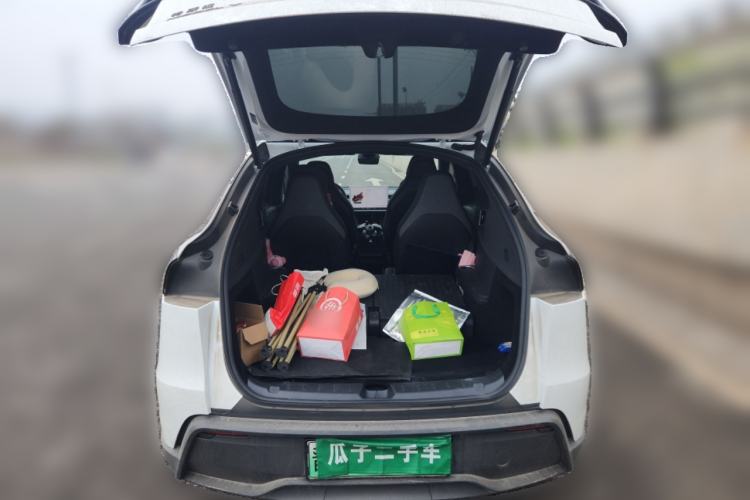 Used Tesla Model Y L 2025 Model Long-Range All-Wheel-Drive Version
