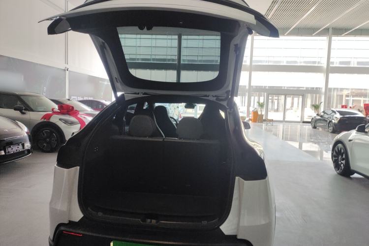 Used Tesla Model Y L 2025 Model Long-Range All-Wheel-Drive Version Trunk