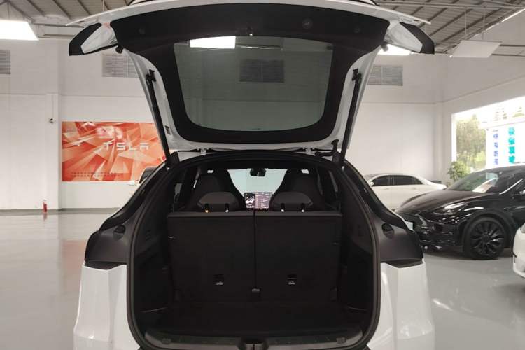 Used Tesla Model Y L 2025 Model Long-Range All-Wheel-Drive Version Trunk